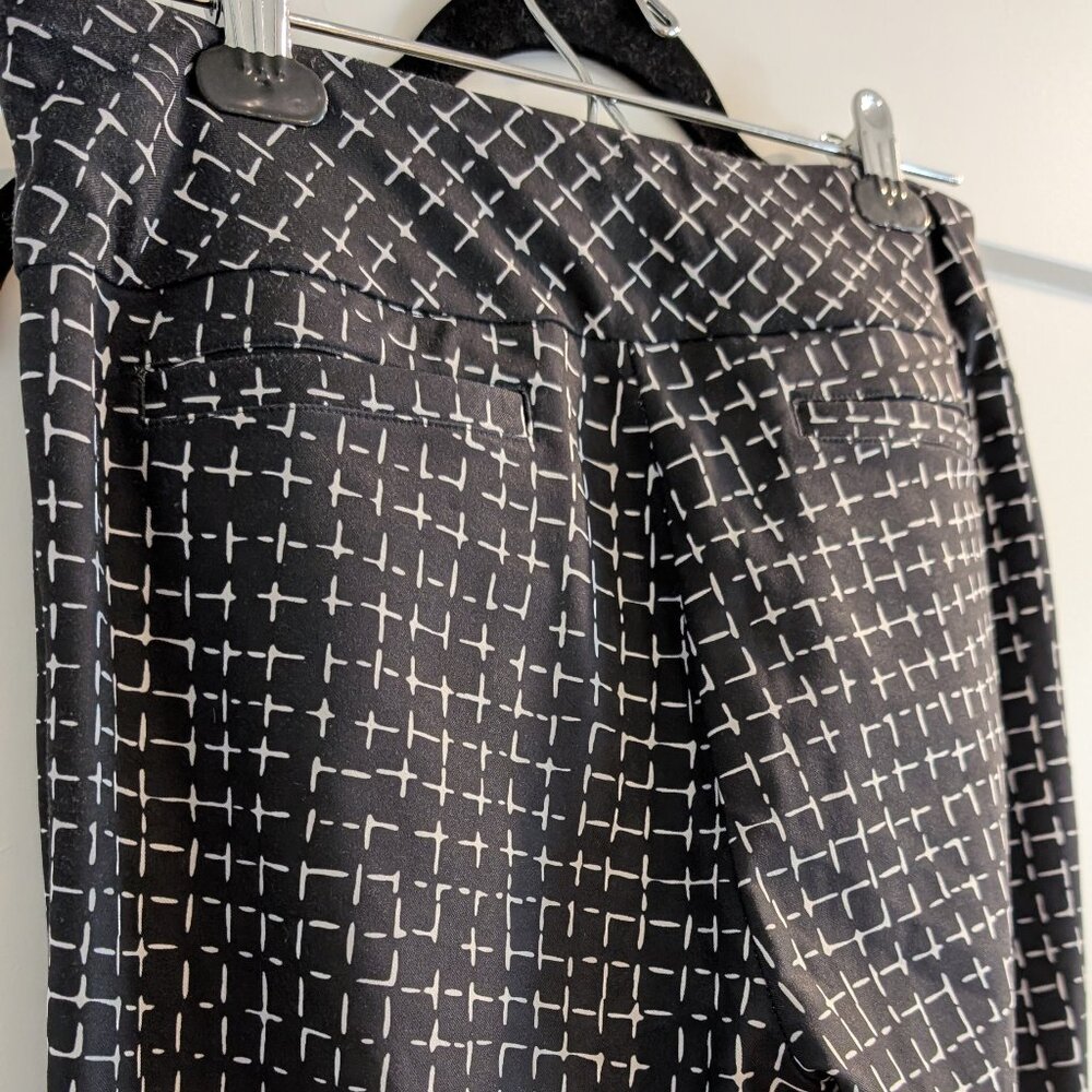 Stretchy Patterned Cropped Golf Pants - Picture 4 of 8